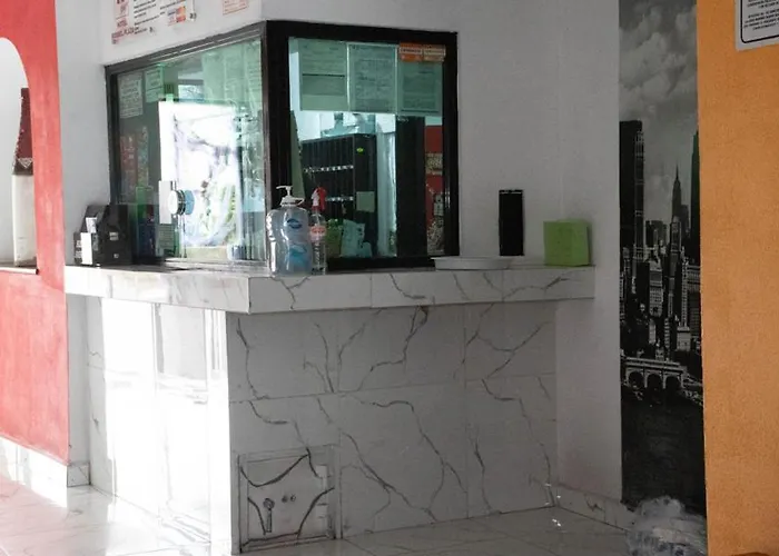 Rossel Plaza Hotel *