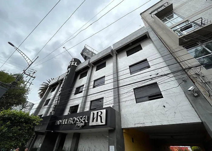Rossel Plaza Hotel *